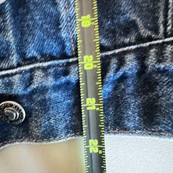 XOXO Womens Large Denim Jean Jacket Metal Buttons Front & Chest Pockets L Coat - Picture 7 of 7